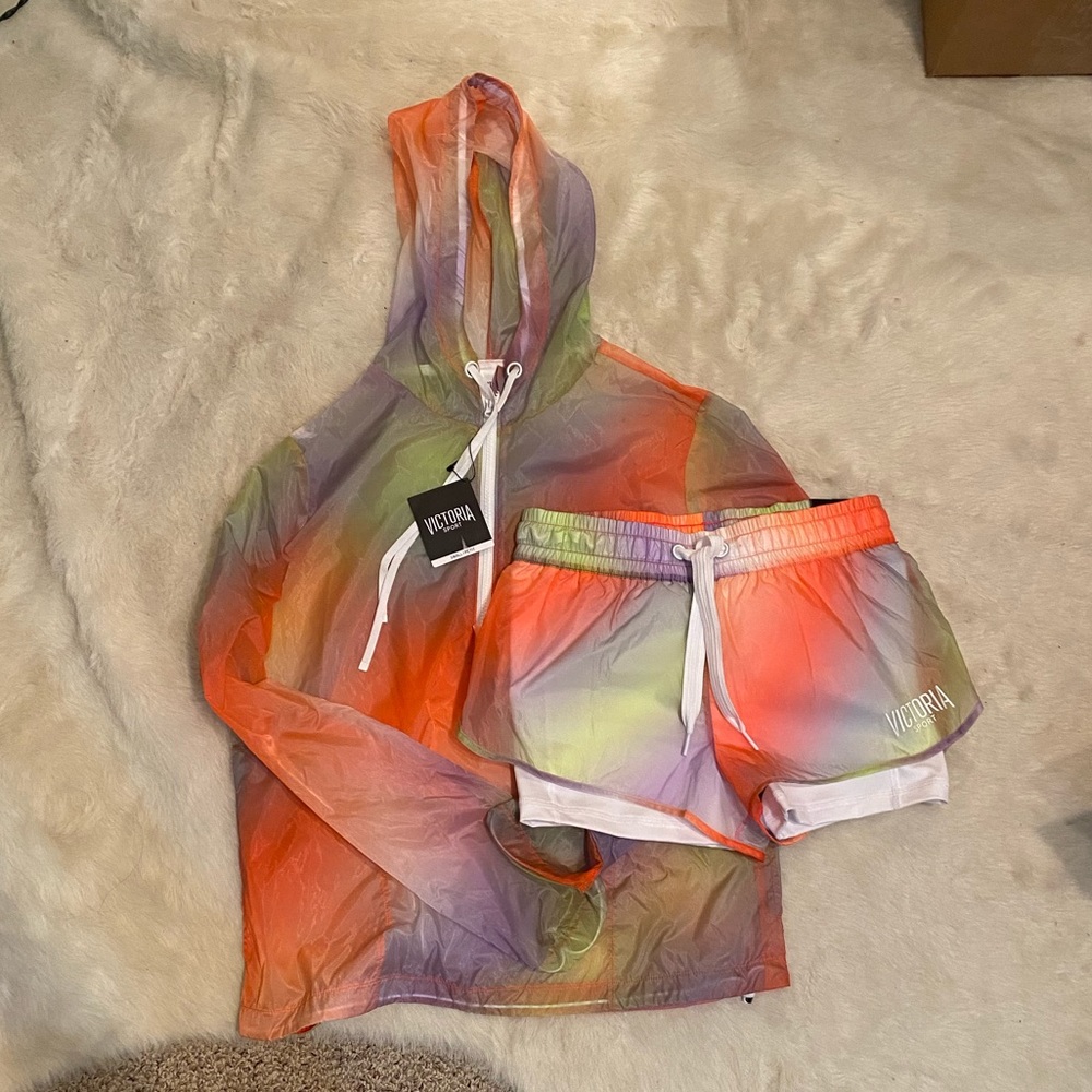 NWT Victoria sport rainbow activewear set